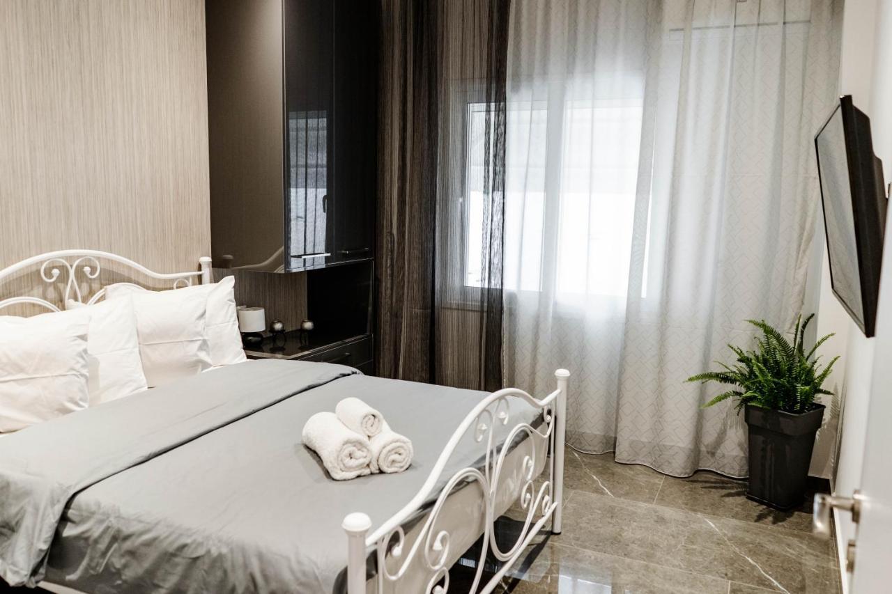 Larissa Railway &Metro Station Apartment Athens Ngoại thất bức ảnh